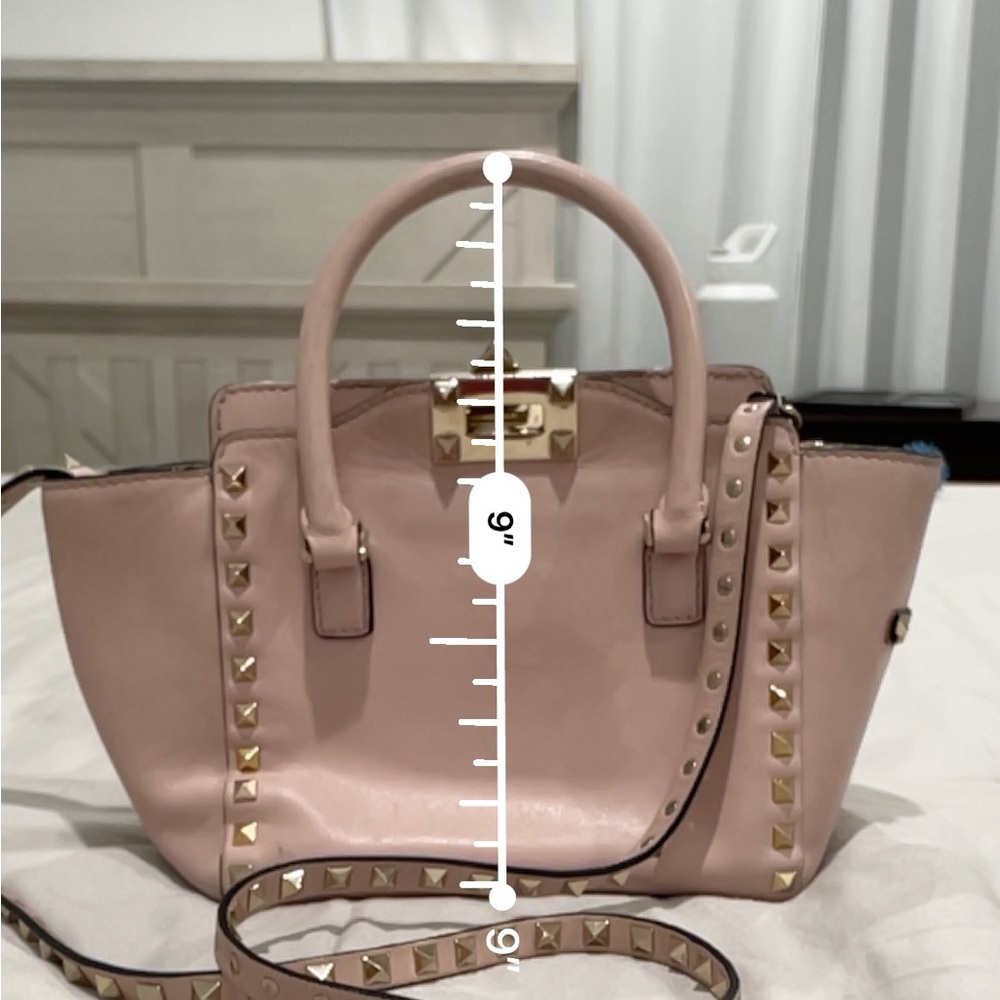 Valentino hand bag in dusty pink - missing a stud - Picture 10 of 12